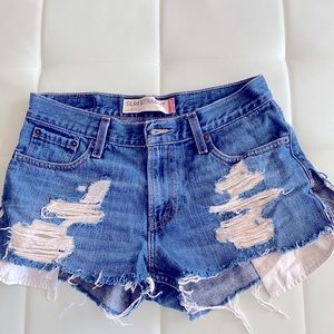 EUC LEVI Strauss Jean Shorts
